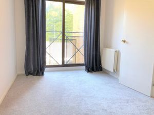 Bedroom- click for photo gallery
